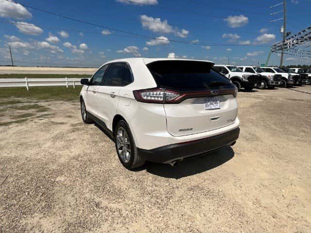 Interior of 2018 Ford Edge Titanium with leather seating and SYNC infotainment