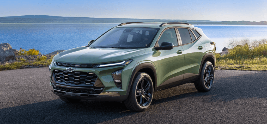 2025 Chevrolet Trax vs 2025 Nissan Kicks in Lisle, IL