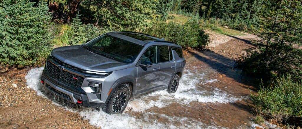 2026 Chevrolet Traverse vs 2026 Toyota Highlander in Lisle, IL