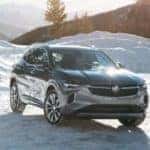 2022 Buick Envision_ Compact SUV Three-Quarter_snow-greyFront-mobile2022 Buick Envision_ Compact SUV Three-Quarter_snow-greyFront-mobile