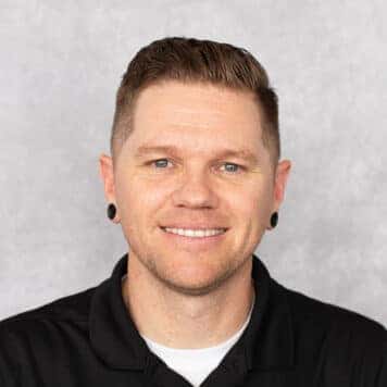 Derek  Davis 