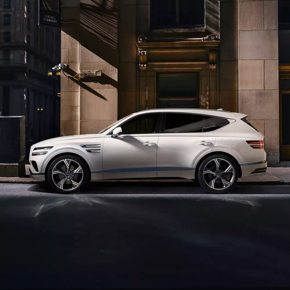  white 2025 genesis gv80 side view
