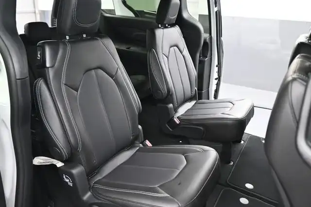 2027 Chrysler Pacifica Interior