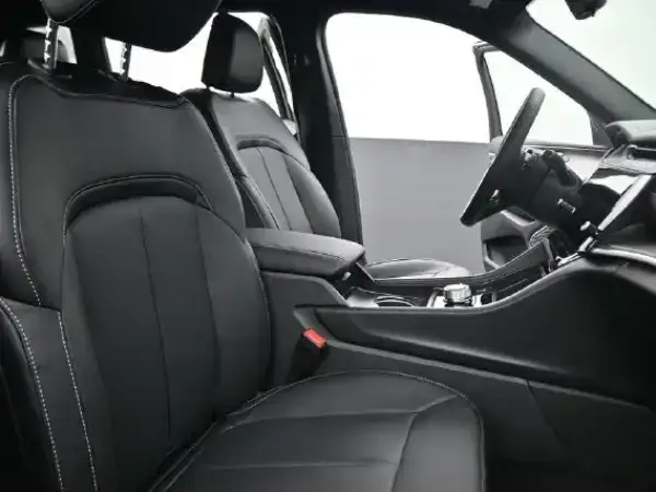 2027 Jeep Grand Cherokee Interior