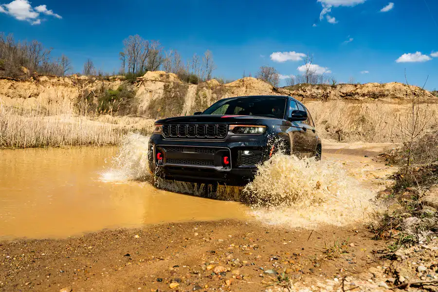 2027 Grand Cherokee Trailhawk