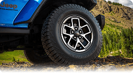 17-Inch Aluminum Machined Face with Black Painted Pockets — Standard on Rubicon