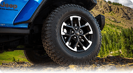 17-Inch Machined with Black Painted Pockets — Available on Rubicon