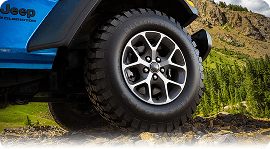 17-Inch Machined with Black Painted Pockets — Available on Sport S