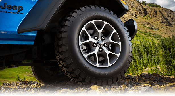 17-Inch Machined with Black Painted Pockets — Available on Sport S