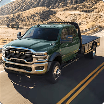 CLASS-EXCLUSIVE AVAILABLE ELECTRONIC FRONT AXLE DISCONNECT*