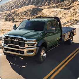 CLASS-EXCLUSIVE AVAILABLE ELECTRONIC FRONT AXLE DISCONNECT*