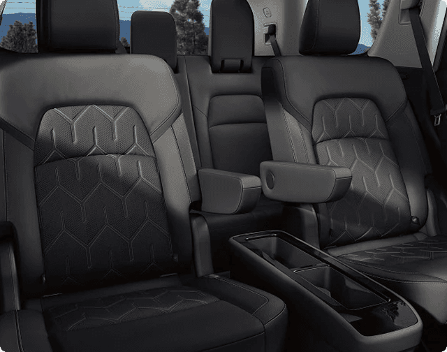 Nissan Pathfinder second-row captain's chairs