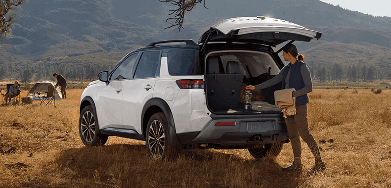 Nissan Pathfinder rear angle view