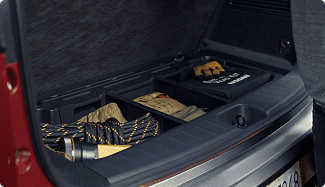 Nissan Pathfinder under-floor storage compartment